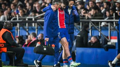 Kvaratskhelia se rompe el ligamento cruzado ante el Barça: el PSG le pierde para el resto de la temporada