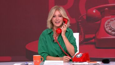 Susanna Griso coge el telefono rojo