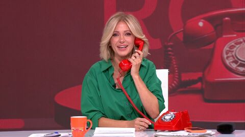 Susanna Griso coge el telefono rojo