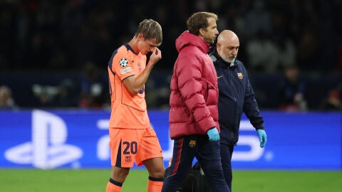 Dani Olmo abandona lesionado el c&eacute;sped del Parque de los Pr&iacute;ncipes