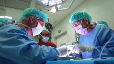 Primer trasplante de ri&ntilde;&oacute;n de Europa con una cirug&iacute;a rob&oacute;tica de una sola incisi&oacute;n