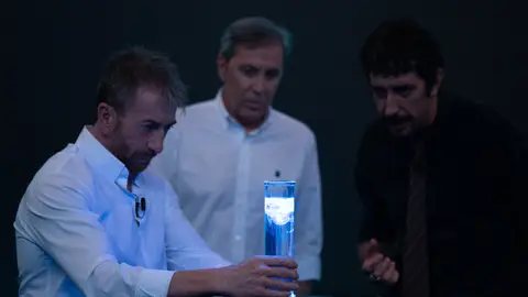 ¡Hipnótico! Marron sorprende a Paco González con la fluorescencia de la naturaleza ¡Hipnótico! Marron sorprende a Paco González con la fluorescencia de la naturaleza