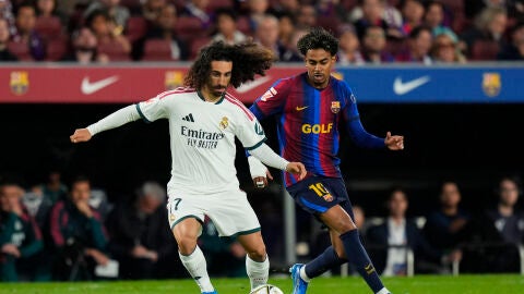 Cucurella vs Lamine Yamal en el Camp Nou