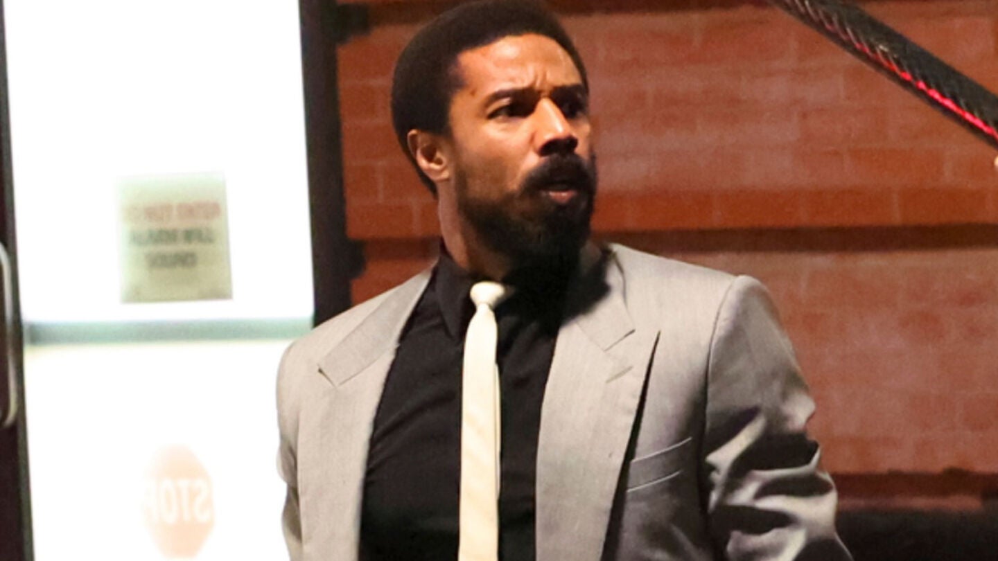Michael B. Jordan en el rodaje de Miami Vice '85