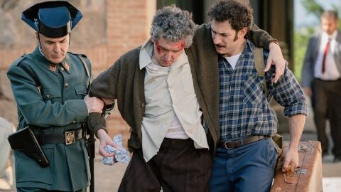 &iexcl;Sin palabras! Salva descubre que a su padre le han dado una paliza y que le han robado todo el dinero de la casa