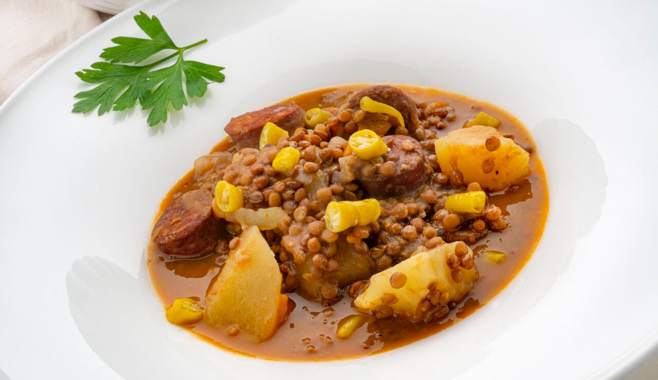 Receta de lentejas con chorizo y patatas