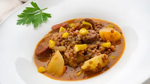 Receta de lentejas con chorizo y patatas Receta de lentejas con chorizo y patatas