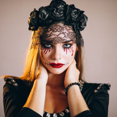 Mujer con un maquillaje de Halloween