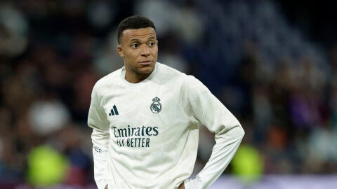 Kylian Mbapp&eacute;, antes de un partido del Real Madrid