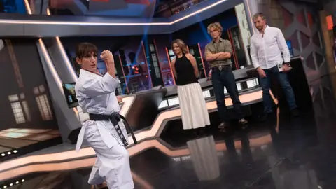 Sandra Sánchez demuestra en directo por qué es una leyenda del kárate: su exhibición impresiona a todos Sandra Sánchez demuestra en directo por qué es una leyenda del kárate: su exhibición impresiona a todos