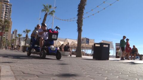 Imagen de una silla autopropulsada en Benidorm