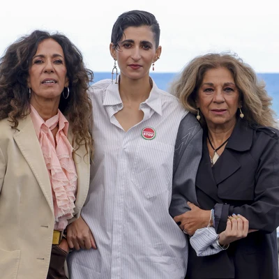 Alba, Lolita y Rosario Flores