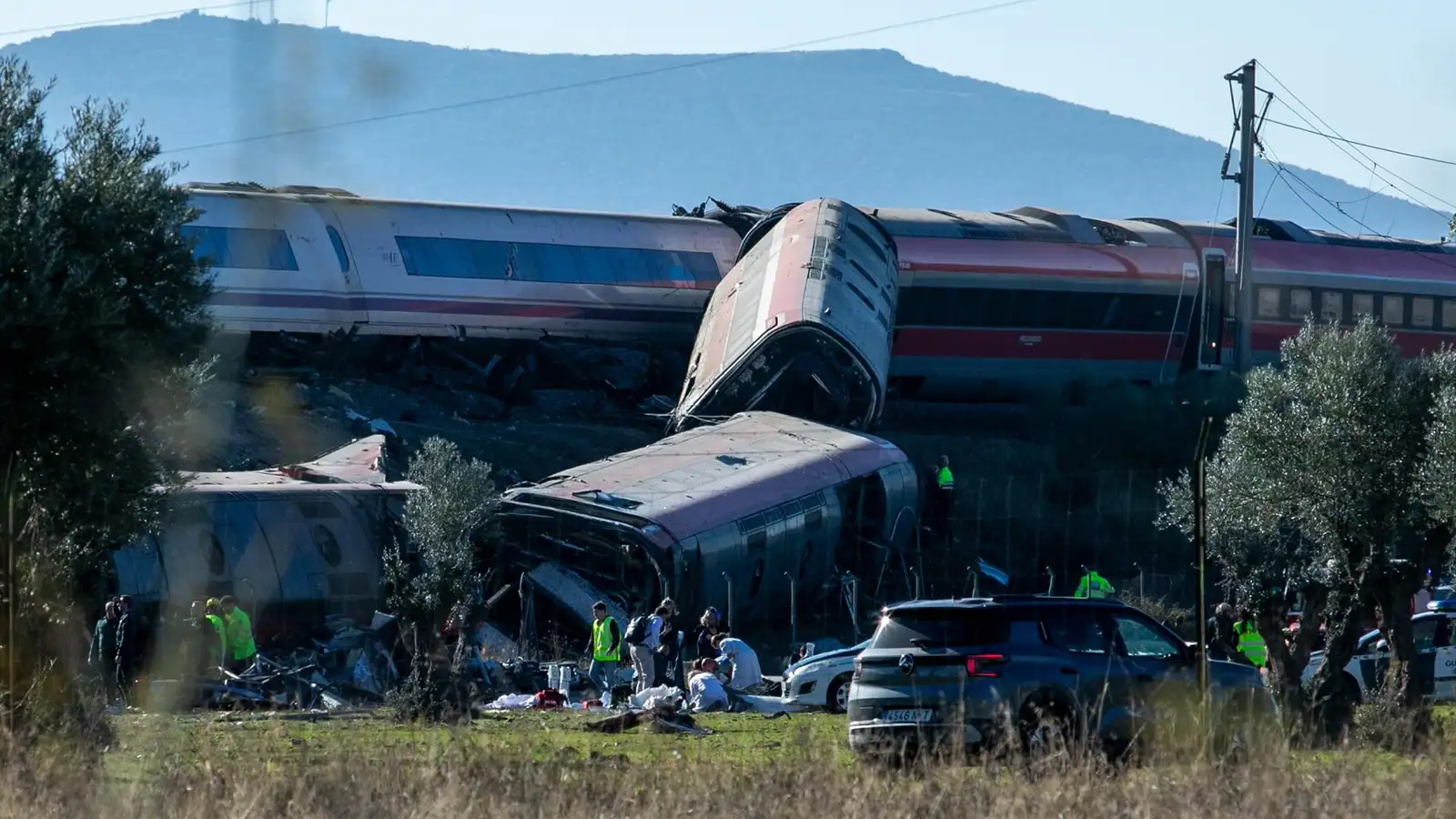 Accidente de trenes en Toledo, última hora en directo: Al menos 64 muertos y más de 179 heridos en un choque de trenes en Urda