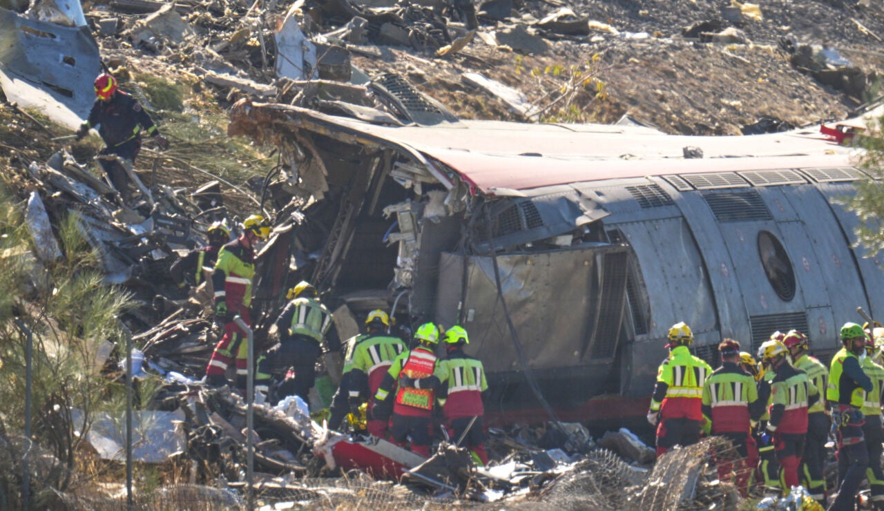 Los restos del vag&oacute;n Iryo en Toledo