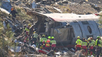Los restos del vag&oacute;n Iryo en Toledo