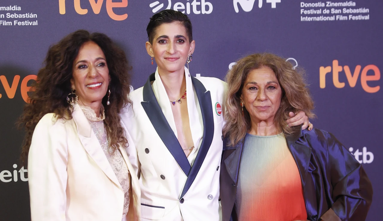Alba, Lolita y Rosario Flores