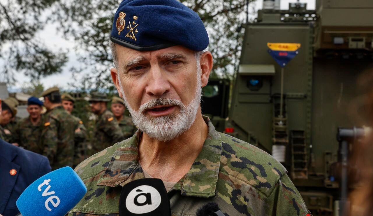 El Rey Felipe VI asiste al ejercicio &lsquo;Grifo 2026&rsquo; del Regimiento de Defensa NBQ &lsquo;Valencia&rsquo; n&ordm; 1, en el Campo de Maniobras de la Base Militar Jaime I
