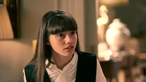 Julia se niega a volver a casa tras enfrentarse a Gabriel Julia se niega a volver a casa tras enfrentarse a Gabriel