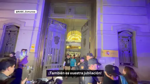 Desalojo de policías Desalojo de policías