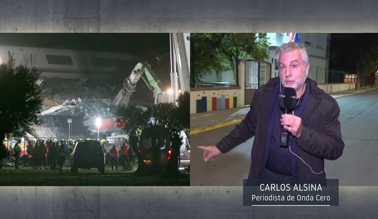 Carlos Alsina, visiblemente emocionado, cuenta cómo se ha vivido la tragedia ferroviaria desde Urda, Toledo