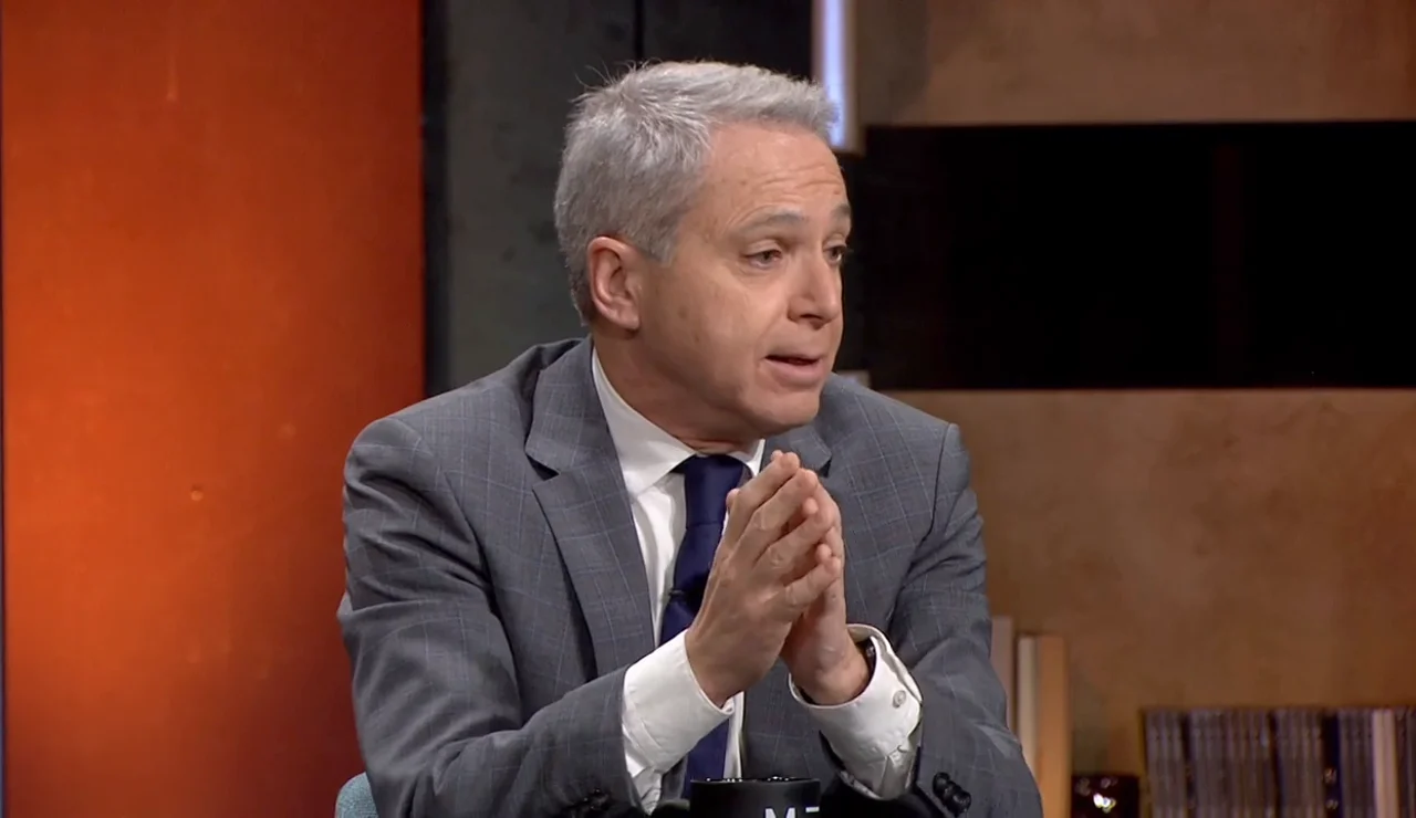 Vicente Vallés señala cómo el accidente cambia la campaña electoral: "No veremos bailes en los mítines"