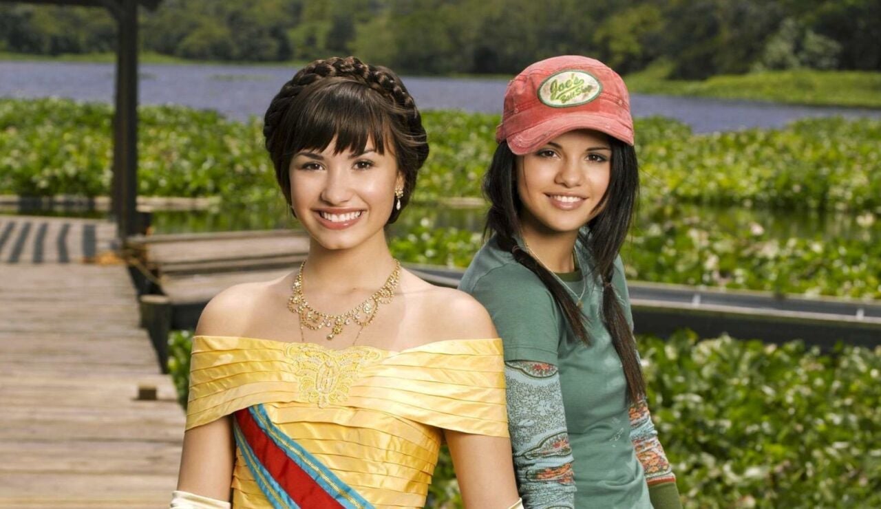 Demi Lovato y Selena G&oacute;mez en Programa de protecci&oacute;n para princesas