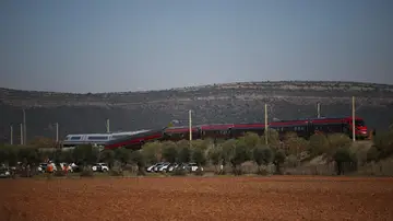 Imagen de los dos trenes siniestrados en Urda Imagen de los dos trenes siniestrados en Urda
