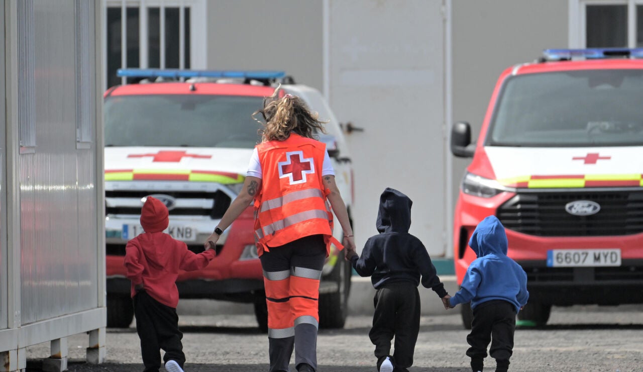 Ni&ntilde;os llegados a El Hierro en cayuco