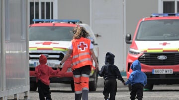 Ni&ntilde;os llegados a El Hierro en cayuco