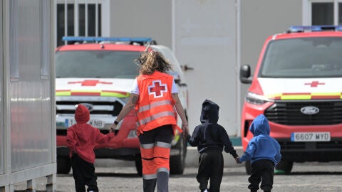 Ni&ntilde;os llegados a El Hierro en cayuco