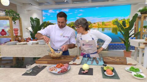 Joseba Argui&ntilde;ano y Thais Villa