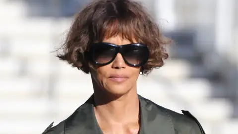 Halle Berry a la salida del juicio por la custodia de su hijo Halle Berry a la salida del juicio por la custodia de su hijo