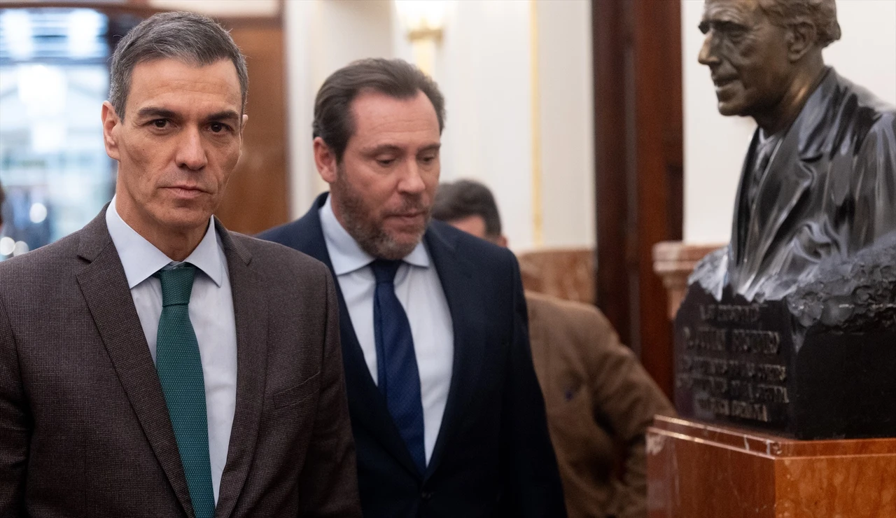 Pedro Sánchez junto a Óscar Puente
