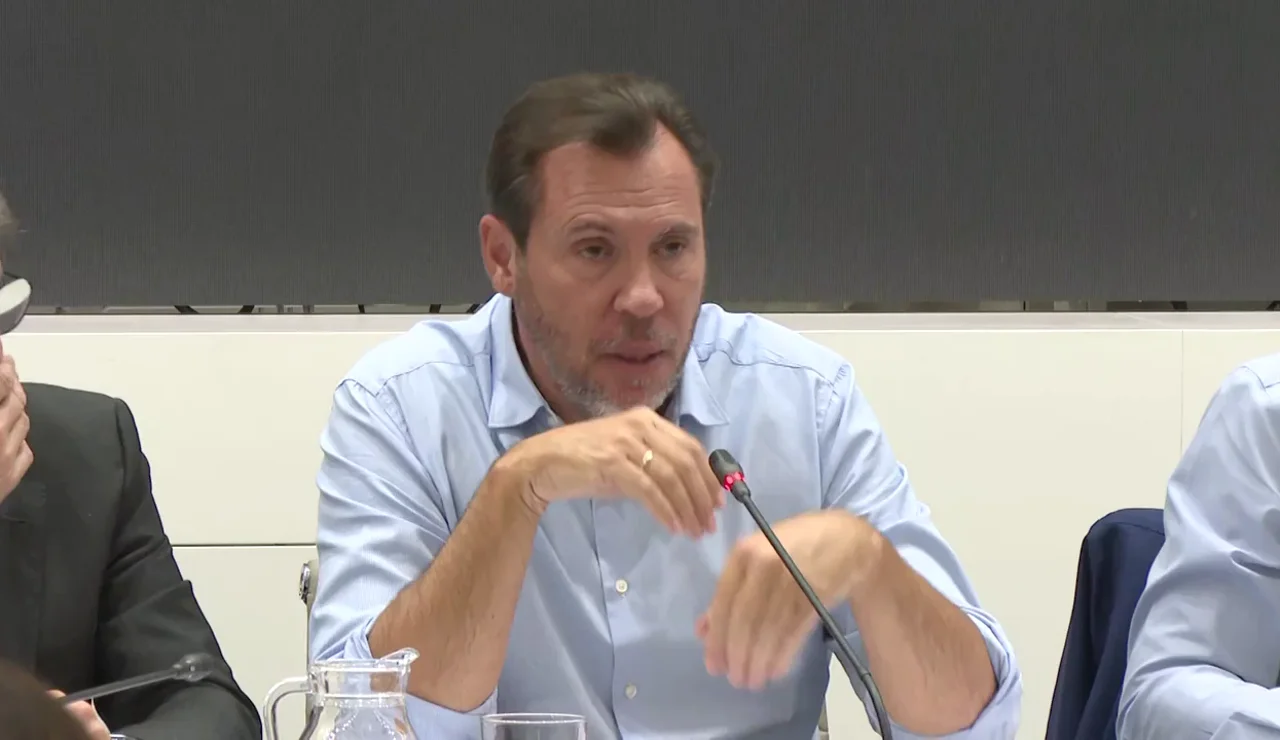 Puente confiesa que están valorando cortar el servicio Madrid - Barcelona: "No sólo por una cuestión de seguridad"