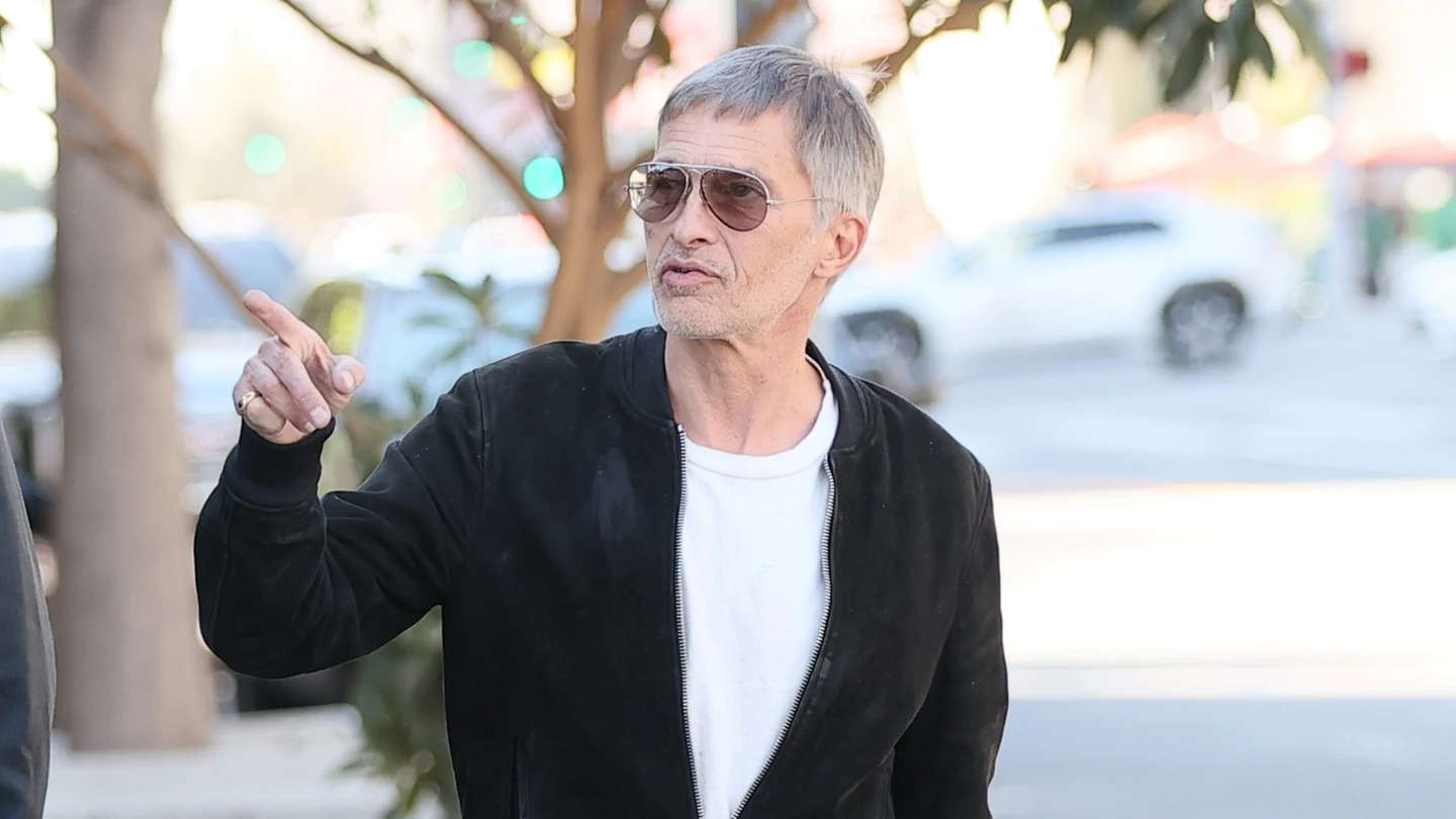 Olivier Martinez saliendo del tribunal por el juicio por la custodia de su hijo con Halle Berry Olivier Martinez saliendo del tribunal por el juicio por la custodia de su hijo con Halle Berry