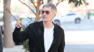 Olivier Martinez saliendo del tribunal por el juicio por la custodia de su hijo con Halle Berry