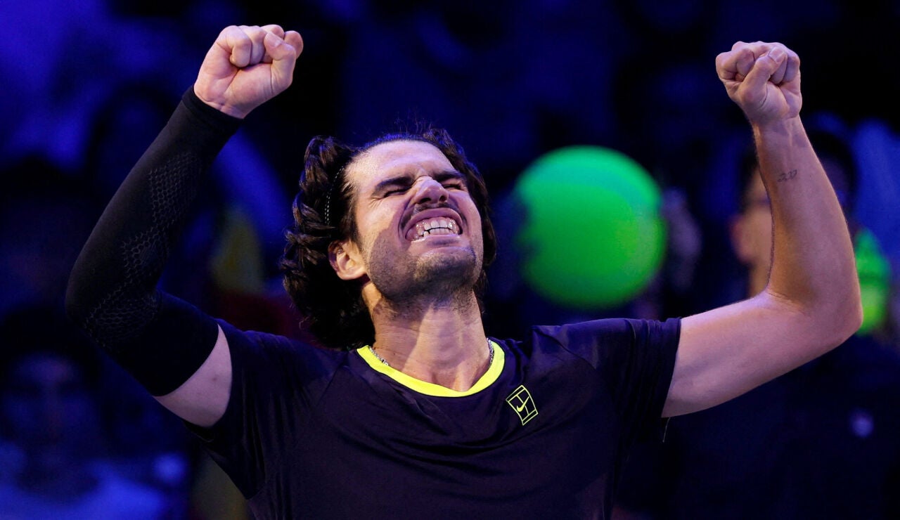 Carlos Alcaraz celebra la victoria ante Daniil Medvedev
